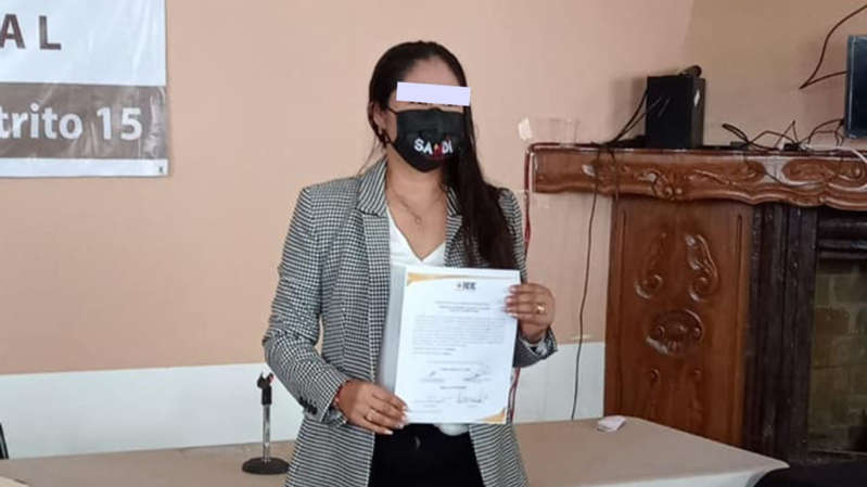 Por: Cortesía Detienen a diputada Sandra Nelly Cadena con un arsenal, tenia granadas y armas del ejercito