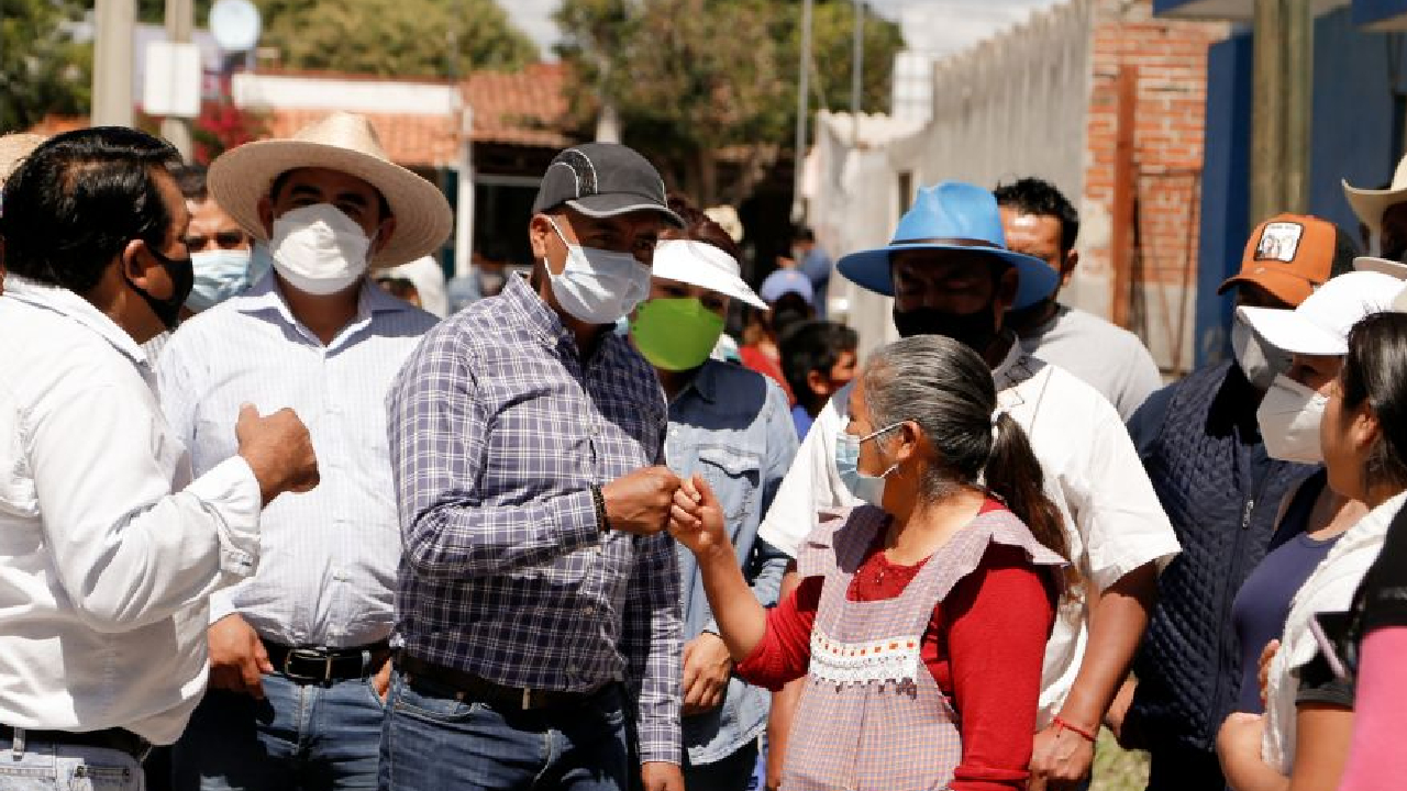 Por: Cortesía Edmundo Tlatehui continúa efectuando sus caminatas de agradecimiento por los barrios de San Andrés Cholula