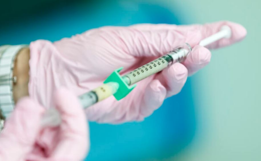 Por: Cortesía Adolescentes con alguna enfermedad crónica recibirán la vacuna Pfizer en México