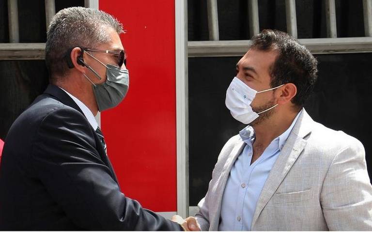 Nuevo cuerpo de bomberos de Huamantla combaten incendio.