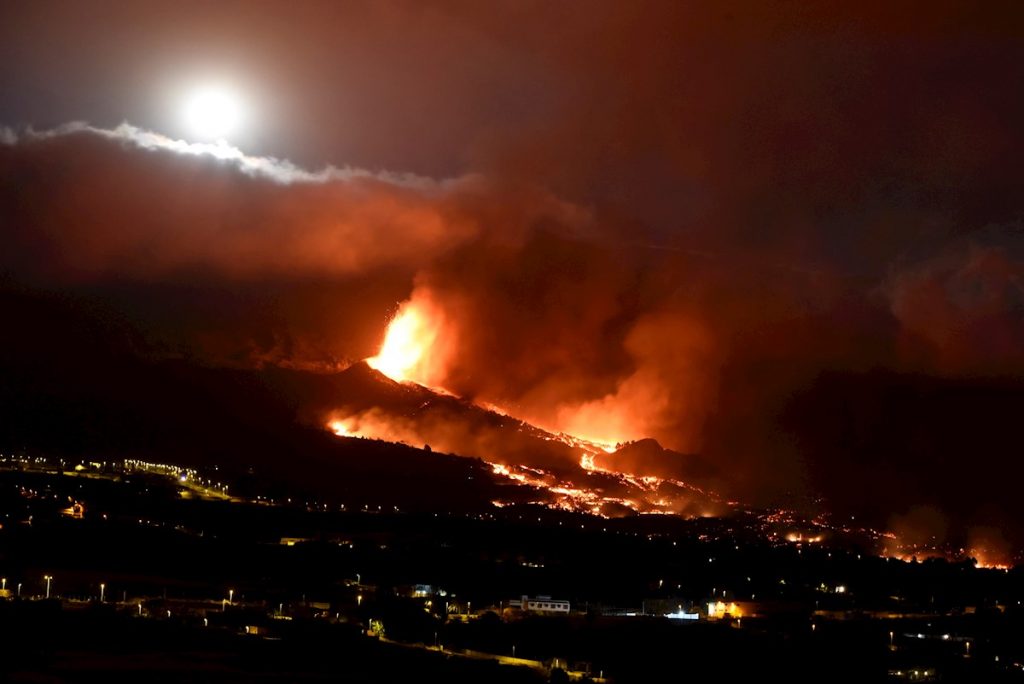 Por: Cortesía La lava se acerca más al mar en La Palma; orografía podría beneficiar los habitantes