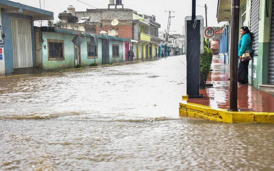 Por: Cortesía Río de Tlaxcala se desborda por intensa lluvia