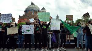 Por: Cortesía Marea verde presenta iniciativa para despenalizar el aborto en Tlaxcala