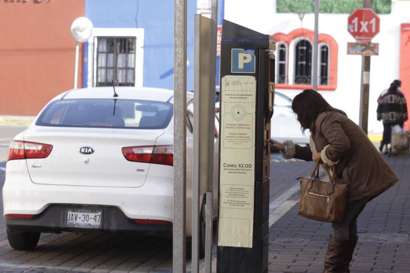 Por: Cortesía Parquímetros se extenderá a la 10 y 12 Poniente-Oriente: Adán Domínguez