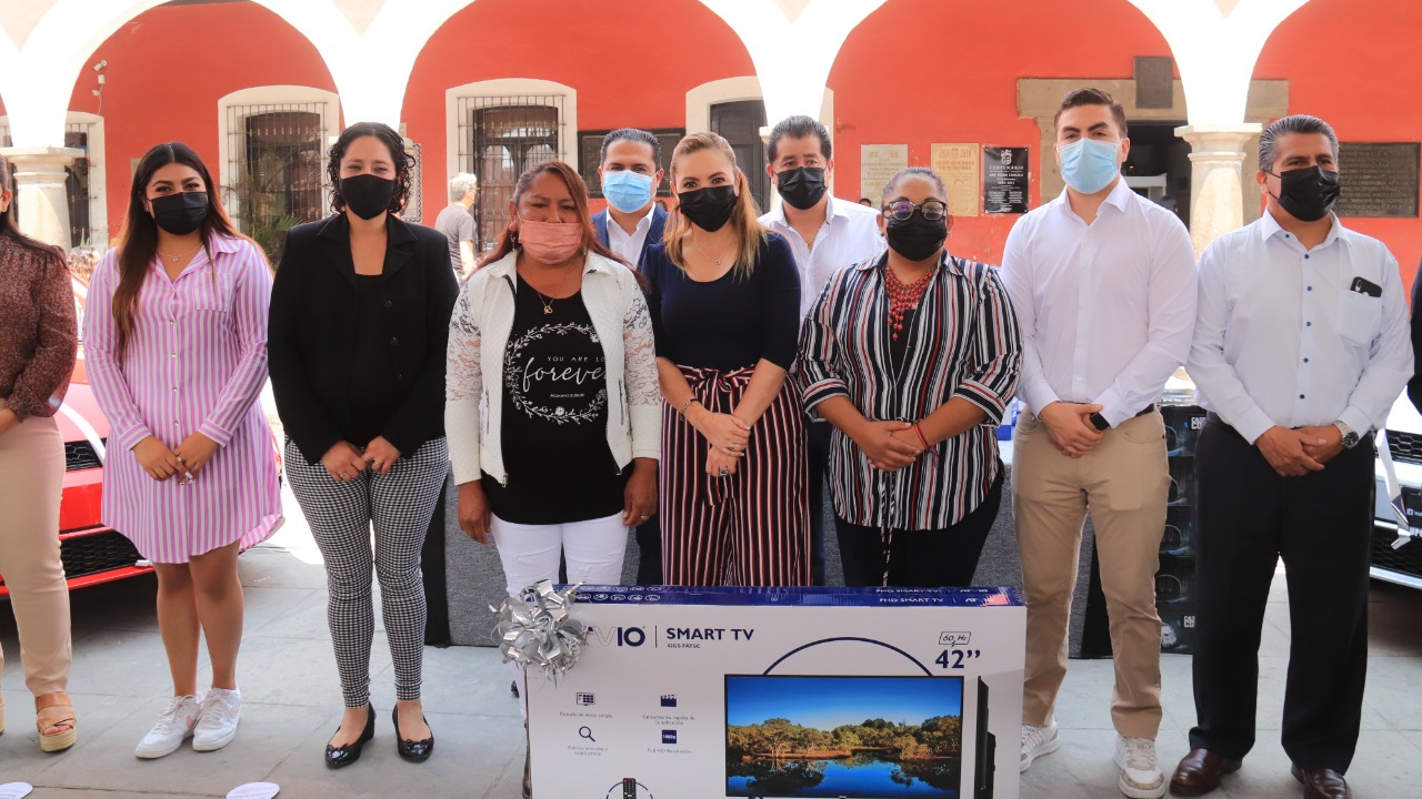 Ya fueron entregados los premios del Sorteo Predial de San Pedro Cholula 