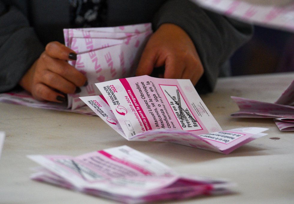 Por: Cortesía Absentismo en revocación de mandato elevó costo por voto casi 500%, cada uno costó $102