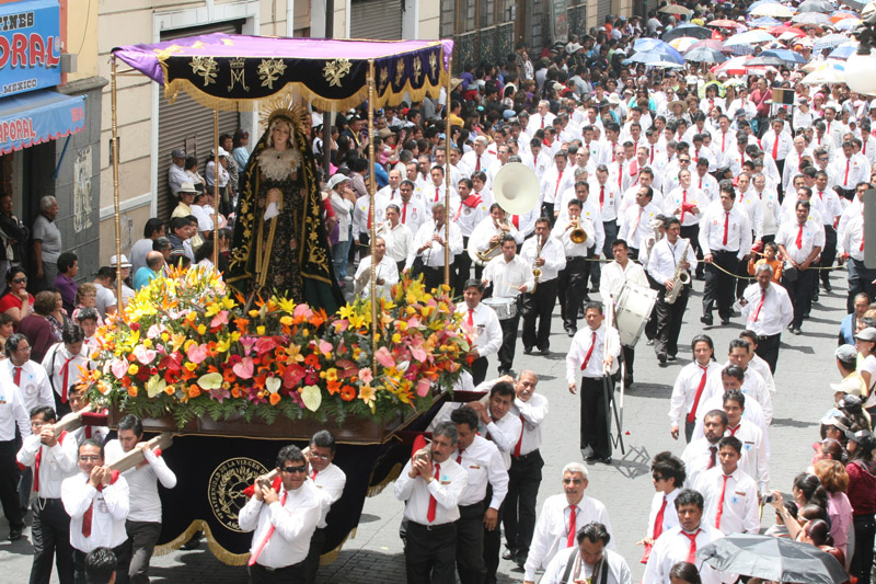 Se prevén hasta 120 mil fieles en centro histórico de Puebla en procesión de Viernes Santo