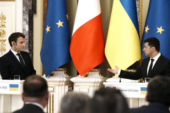 Por: Cortesía Presidente de Ucrania invita a Macron para que constate el "genocidio"