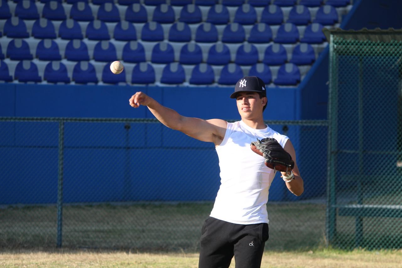 Por: Cortesía Jugadores de Yankees conviven con peloteritos poblanos