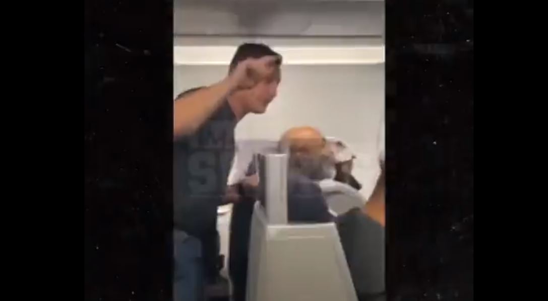 Este es el pasajero golpeado por Mike Tyson: sus antecedentes y la versión de su abogado