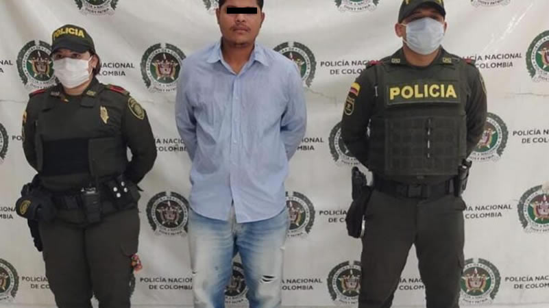 Por: Cortesía Hombre que violó a su hija de 4 años fue abusado y grabado por reclusos tras enterarse de su detención