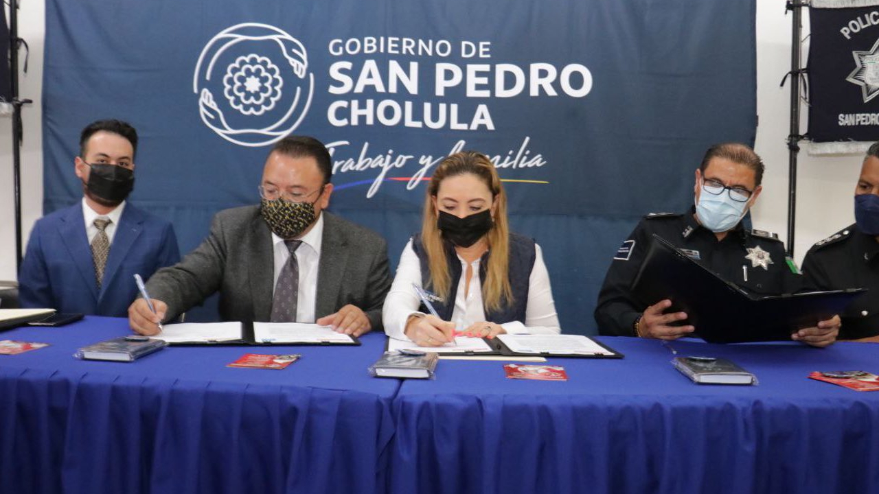 Por: Cortesía Ayuntamiento de San Pedro Cholula y Universidad Anglo Hispana Mexicana firman convenio de colaboración