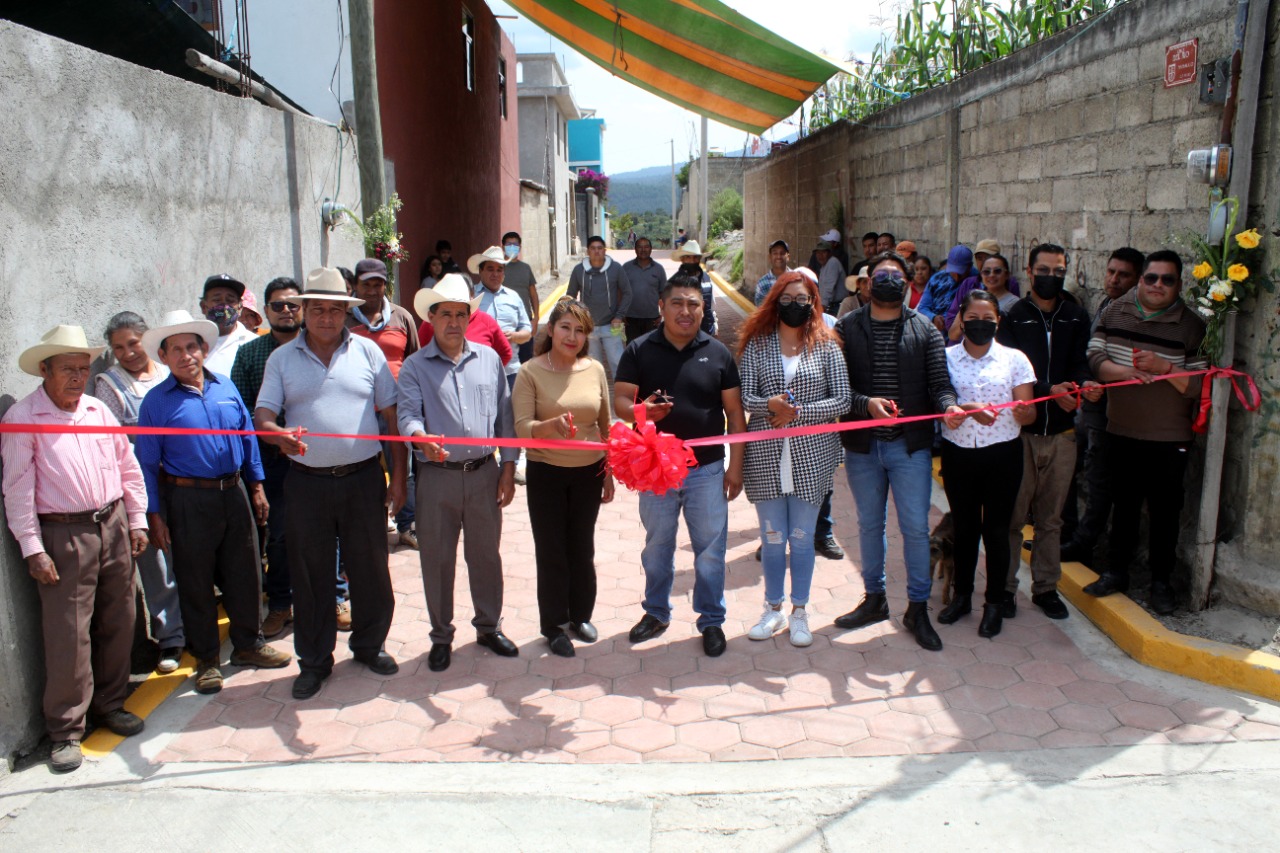 Por: Cortesía Fernando Castellanos entrega obra en beneficio de la junta auxiliar de Ozolco
