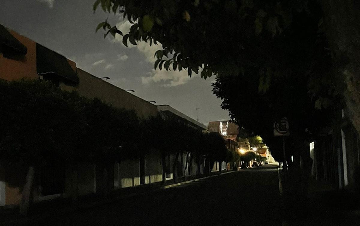 Por: Cortesía Capital en penumbras, exigen a Jorge Corichi atender luminarias