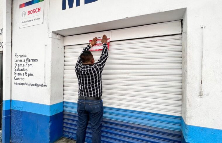 Por: Cortesía Clausuran 13 locales de la 46 Poniente por falta de documentación