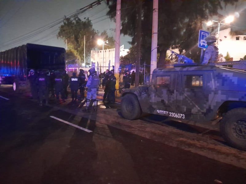 Por: Cortesía INM rescata a 575 migrantes, estaban alojados en un hotel de Vía Corta a Santa Ana