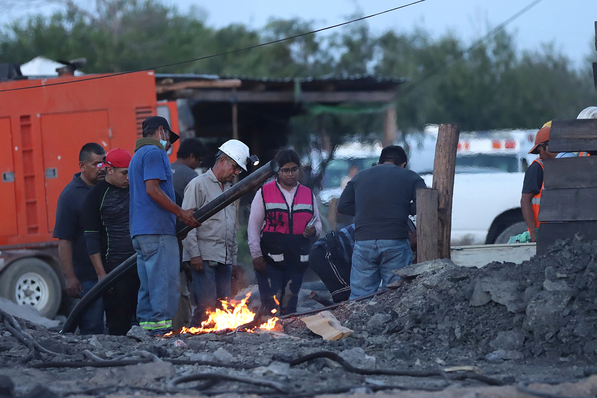 Por: Cortesía Se complica rescate de mineros en Sabinas a causa de lluvias en Coahuila
