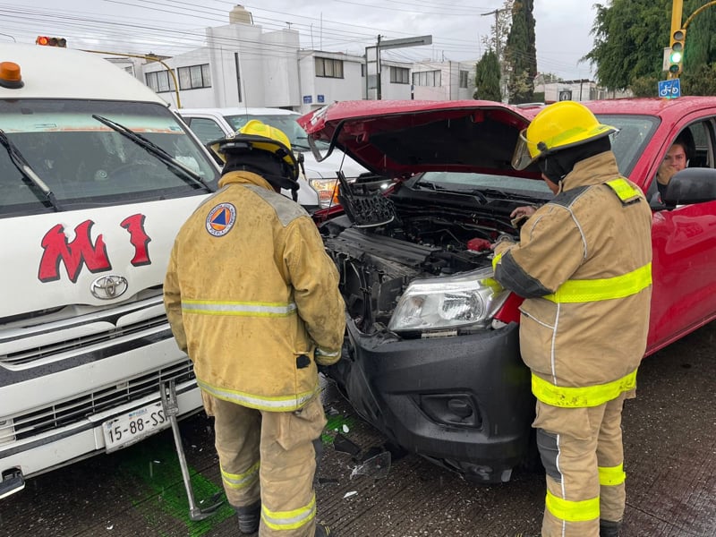 Por: Cortesía Choque de ruta M1 del transporte publico con un particular deja saldo de  13 personas lesionadas