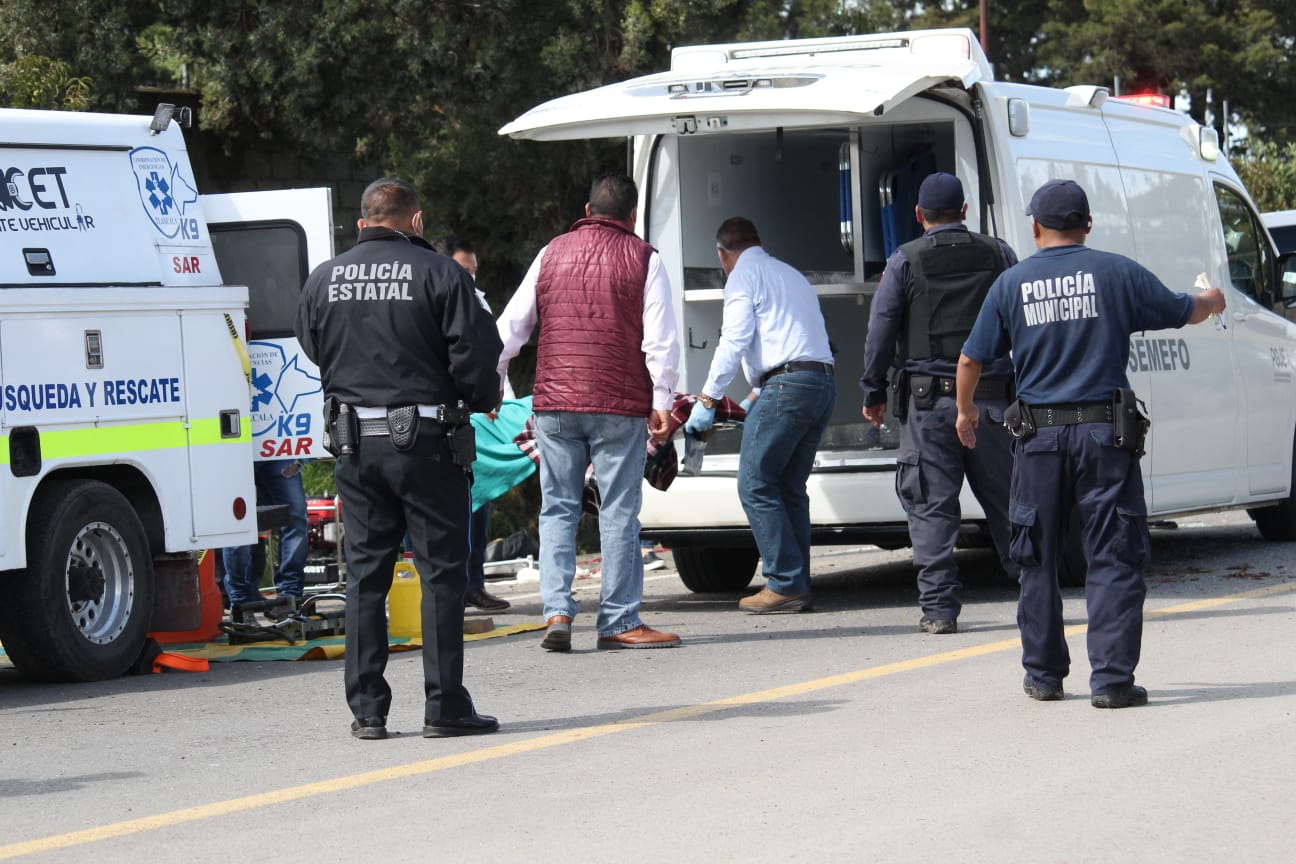Accidente vial cobra la vida de un hombre y deja dos lesionados, en Tlaxco