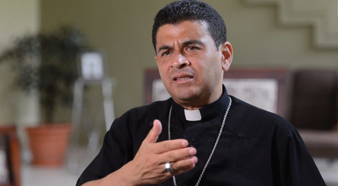 Dictan arresto domiciliario a obispo en Nicaragua, acusado por las autoridades de "incitar al odio y organizar grupos violentos"
