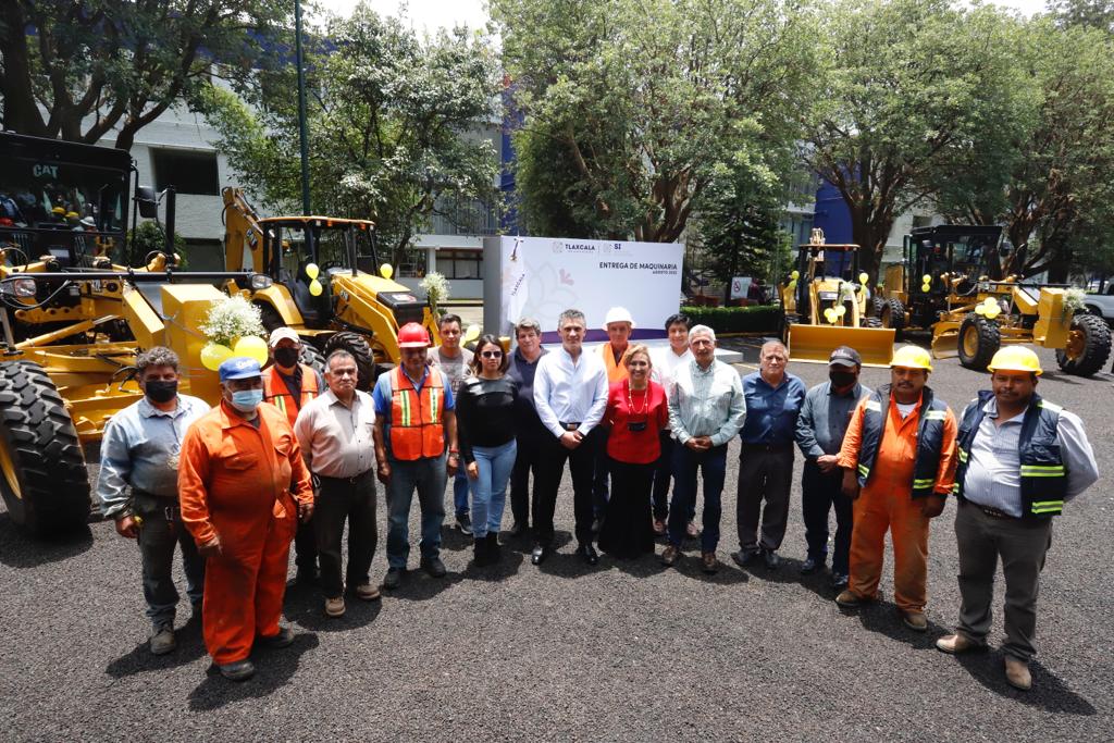 Entregó gobernadora Lorena Cuéllar 32.4 MDP en maquinaria a la SI