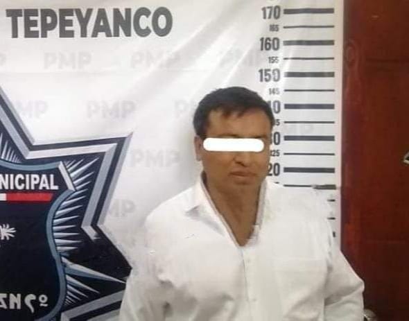Por presuntamente acosar y tocar a menor de edad en Tepeyanco, detienen a doctor