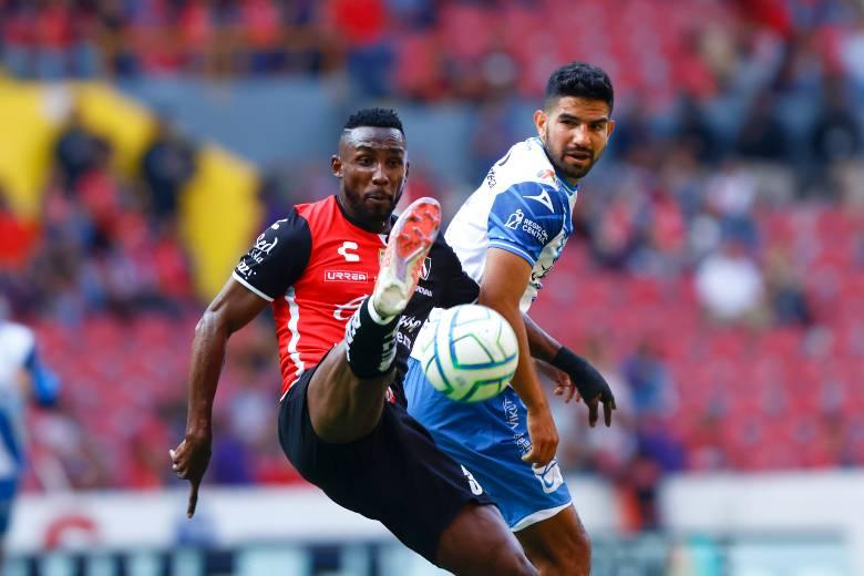 Puebla y Atlas repartieron unidades en el Jalisco 