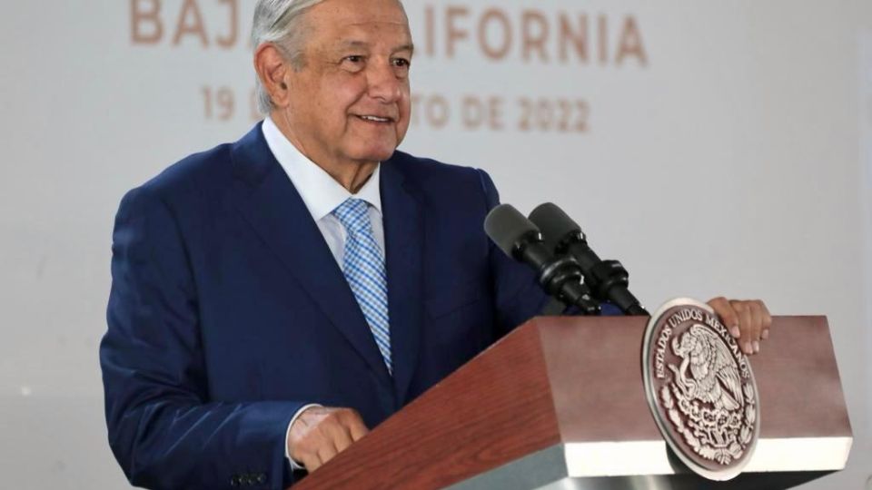 Por: Cortesía AMLO acepta invitación de Fox para tomarse foto con expresidentes