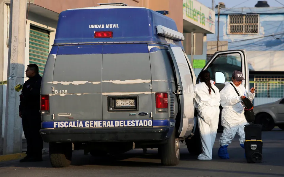 Por: Agencia Enfoque Asesinan a joven a bordo de su camioneta en Amozoc