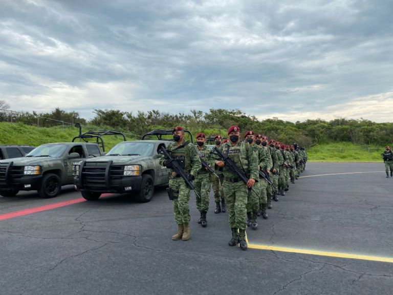 Por: Cortesía Llegan a Colima 100 fusileros de la Sedena que combatirán la delincuencia organizada