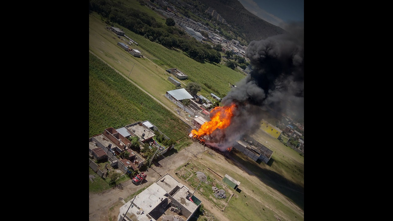 Por: Cortesía Sorprende a habitantes de Amozoc, explosión de un ducto de hidrocarburo