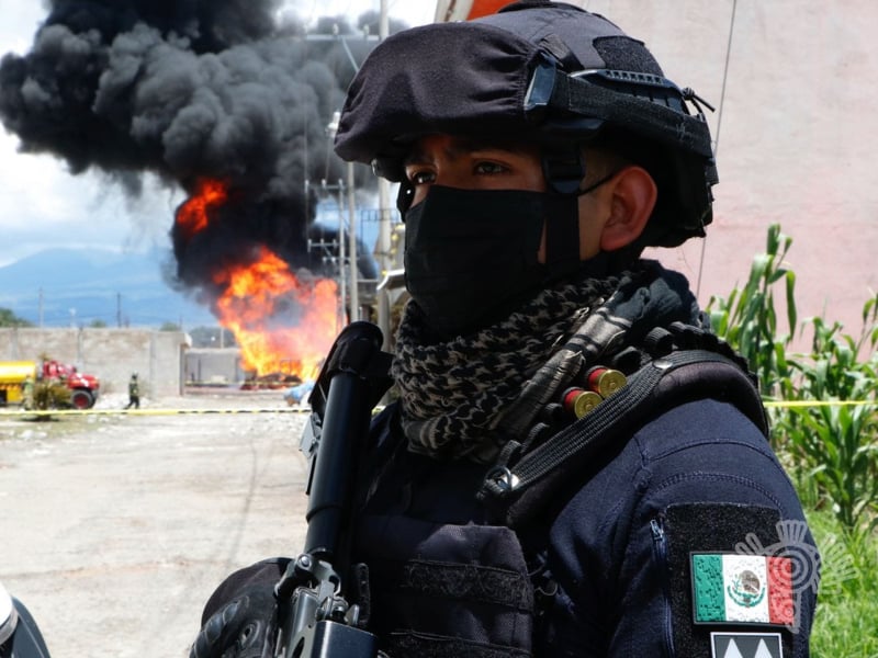 Por: Cortesía Trabajadores de Pemex no lograron contener la fuga de gas que provoco explosión en Amozoc