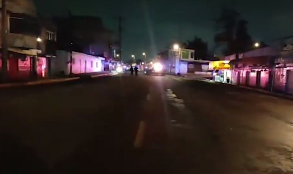 Ejecutan a hombre frente a su familia dentro de su auto, en la colonia Guadalupe Caleras