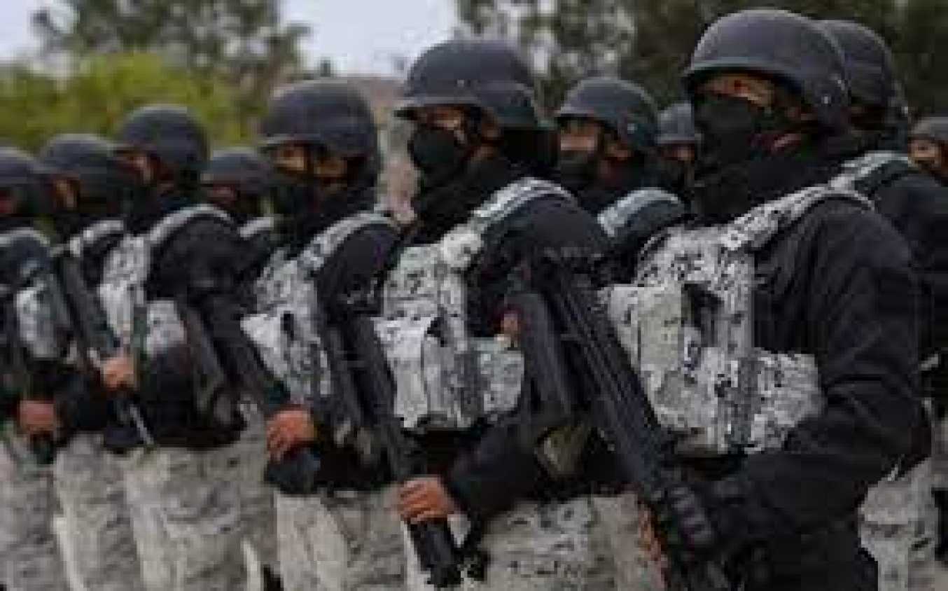 Colocan primera piedra de cuartel de la GN en Calpulalpan