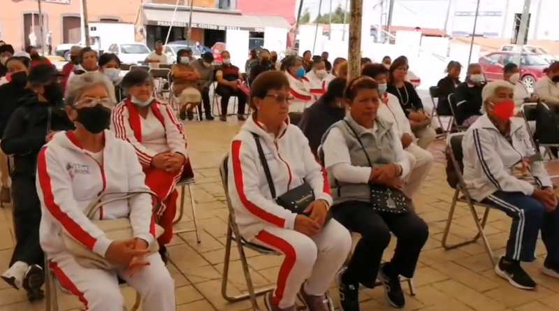 Ayuntamiento de Tetla continúa celebrando a los abuelos del municipio