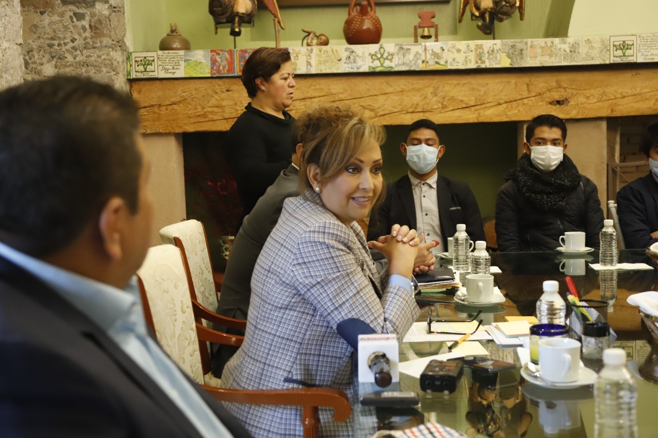 Por: Cortesía Recibe gobernadora a estudiantes de la UPTREP que participan en Programa De Movilidad