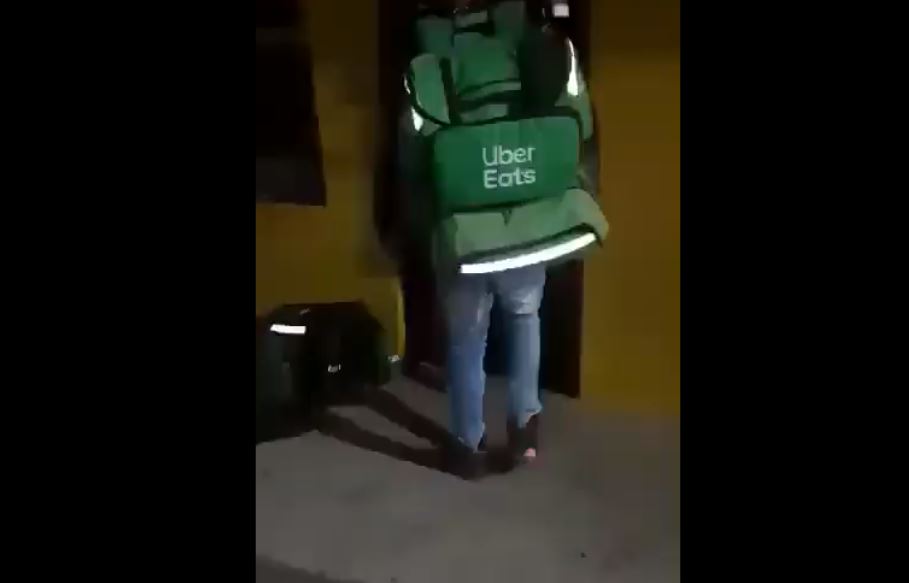 Repartidores de comida "cazaron" a un presunto asaltante para recuperar sus pertenencias (Video) 