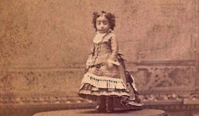 Por: Cortesía Lucía Zárate, la vedette mexicana que medía 50 centímetros y conquistó el mundo