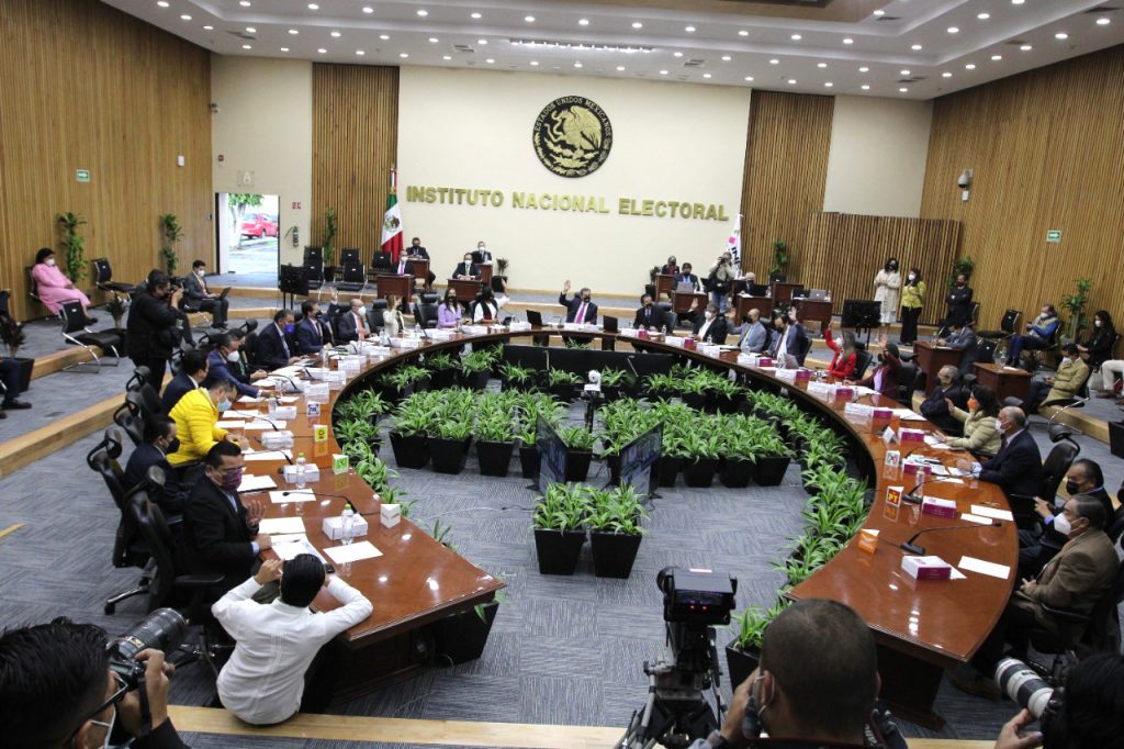 Por: Cortesía Aprueba INE 6 mil mdp para partidos políticos para el ejercicio  2023