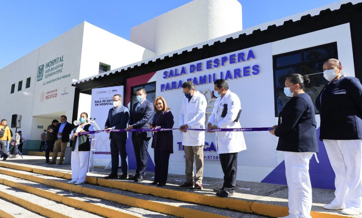 Inaugura Lorena Cuéllar sala de espera en IMSS-Bienestar Tzompantepec