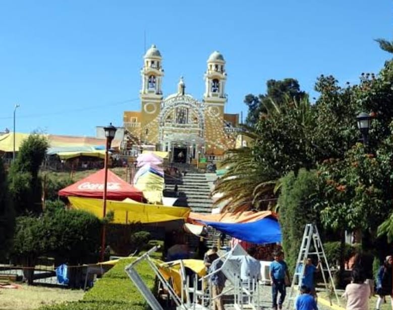 Por: CortesíaFeligreses nuevamente cantan las mañanitas a la Virgen de Guadalupe en el Cerrito tras dos años de no hacerlo Feligreses nuevamente cantan las mañanitas a la Virgen de Guadalupe en el Cerrito tras dos años de no hacerlo