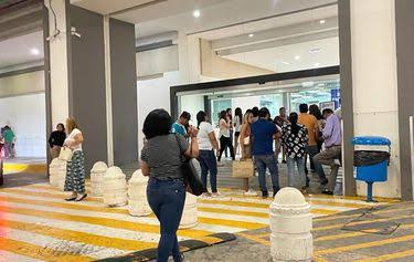 Por: Cortesía Reportan tiroteo esta noche en centro comercial Plaza Américas, de Boca del Río, Veracruz