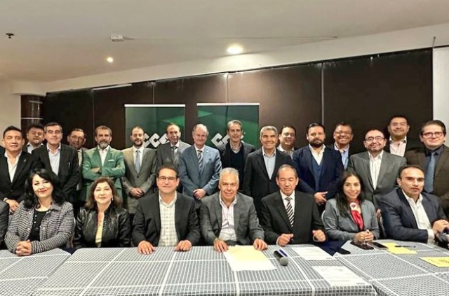 Por: Cortesía Empresarios de Puebla proponen trabajo coordinado con Sergio Salomón para atraer inversiones