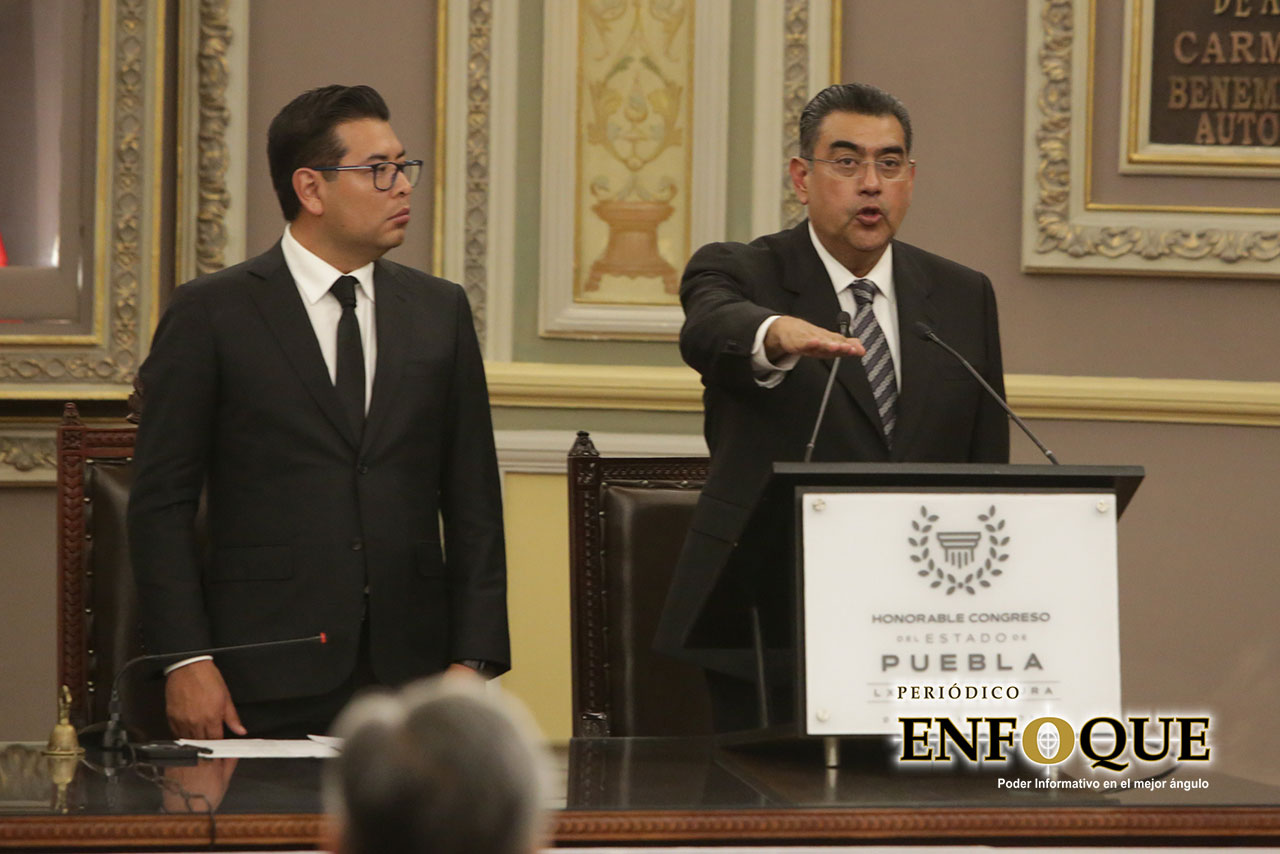 ¿Quién es el nuevo gobernador de Puebla, Sergio Salomón Céspedes?