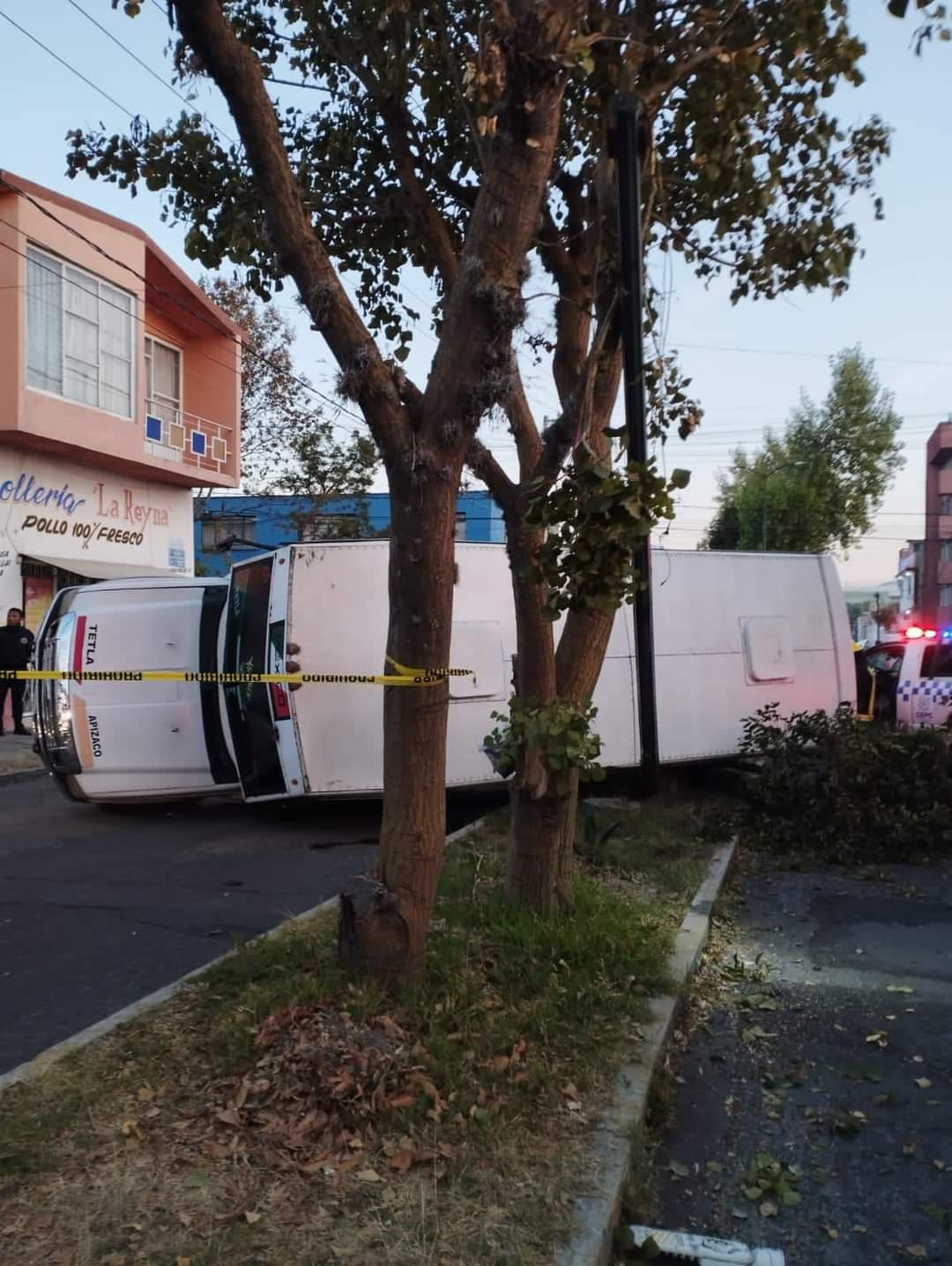 Por: Cortesía Tres lesionados deja aparatoso accidente ocurrido en calles del centro de Apizaco