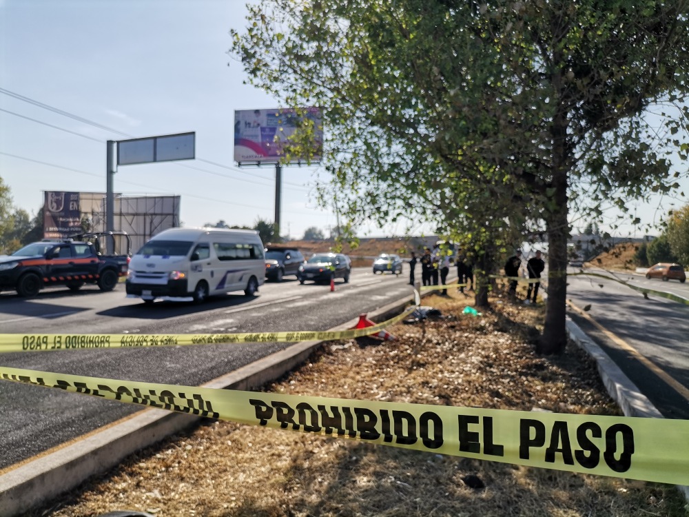 Por: Cortesía Muere en su intento de cruzar carriles de la Autopista Tlaxcala-San Martín Texmelucan