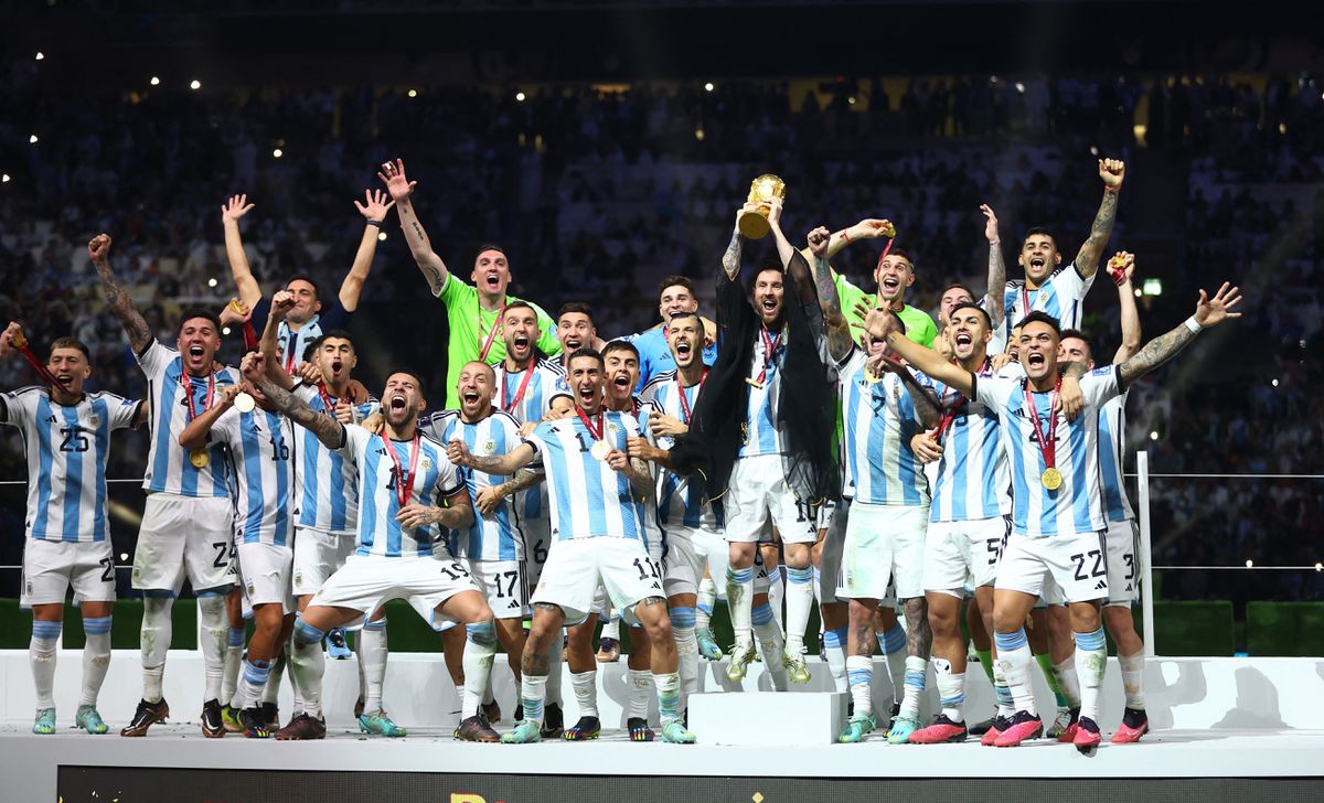 Por: Cortesía En un dramático partido, Argentina se coronó campeón del Mundo después de 36 años