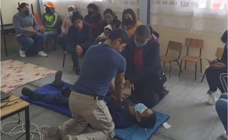 Dirección de Protección Civil de Amaxac de Guerrero da curso de primeros auxilios a padres de Jardín de Niños