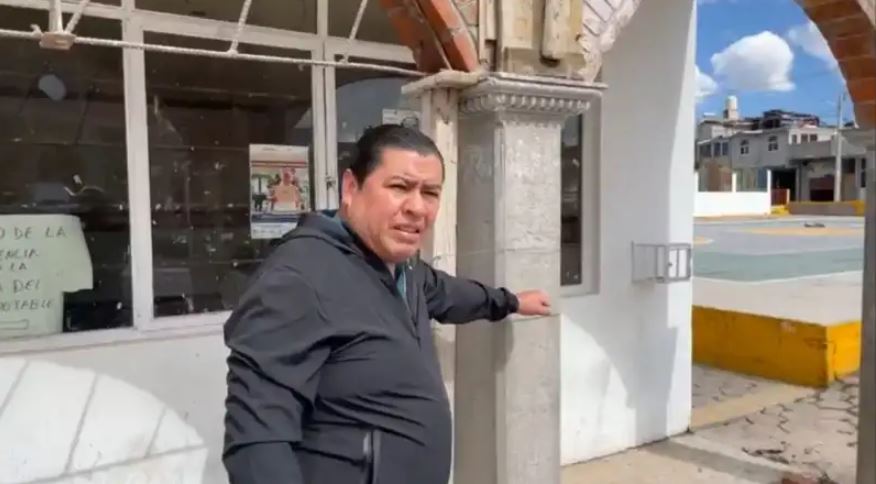 Alcalde de Contla acude a supervisar la remodelación de la Presidencia de Comunidad de la Sección Doceava