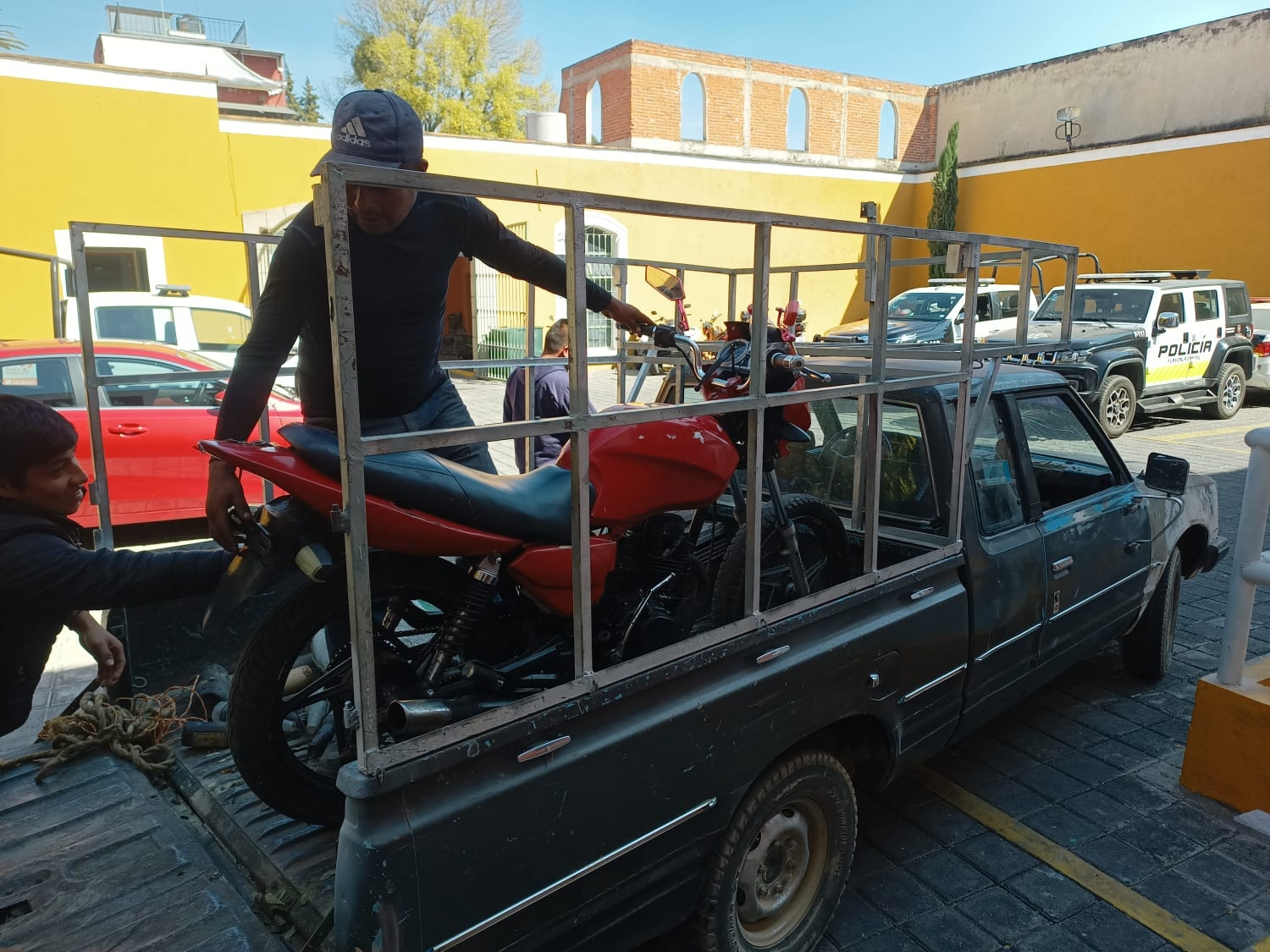 Policía de Tlaxcala capital recupera motocicleta robada